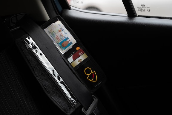 SEATBELT BUDDY BLACK